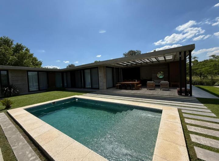 Casa · 160m² · 3 Ambientes