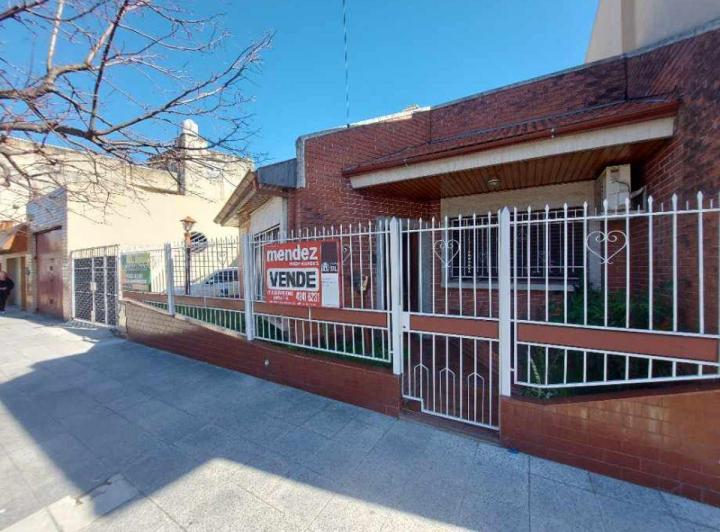 Casa · 220m² · 3 Ambientes · 1 Cochera