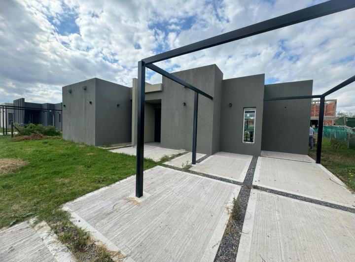 Casa · 630m² · 4 Ambientes · 2 Cocheras