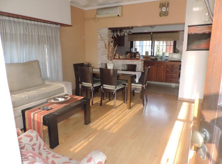 Casa · 111m² · 4 Ambientes · 3 Cocheras