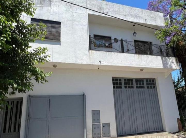Casa · 370m²