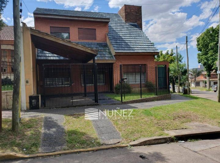 Casa · 149m² · 4 Ambientes · 1 Cochera