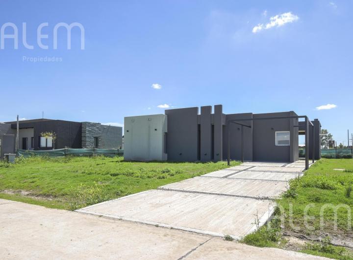 Casa · 131m² · 4 Ambientes · 1 Cochera