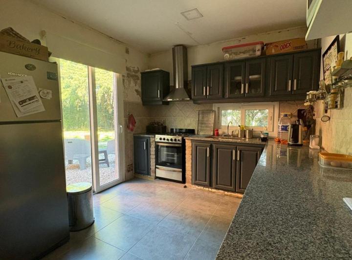 Casa · 227m² · 4 Ambientes · 4 Cocheras