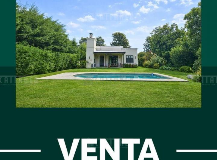 Casa · 140m² · 4 Ambientes · 1 Cochera