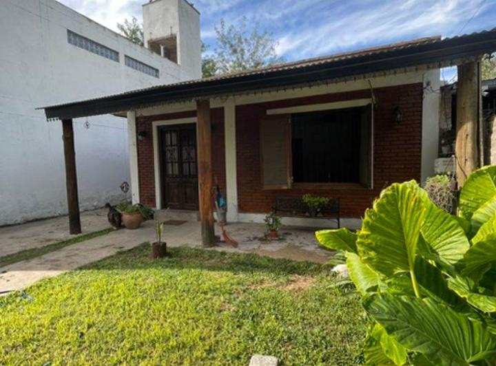 Casa · 80m² · 2 Ambientes · 2 Cocheras