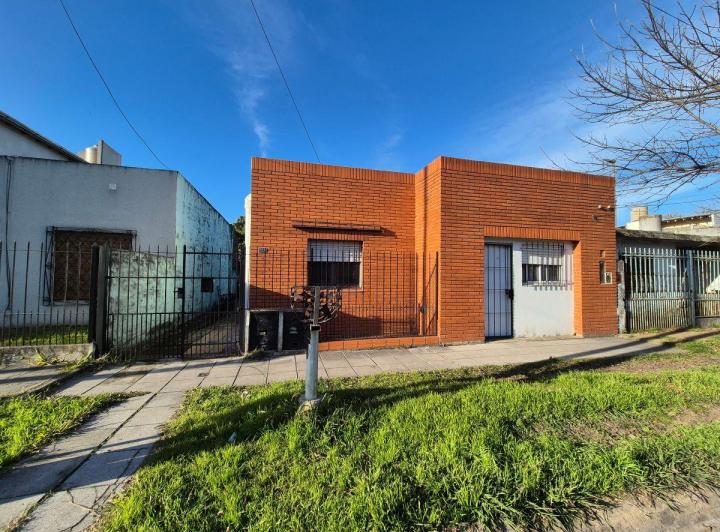 Casa · 90m² · 4 Ambientes · 1 Cochera