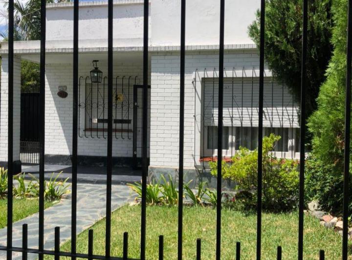Casa · 950m² · 1 Ambiente
