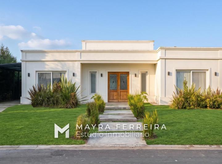 Casa · 185m² · 5 Ambientes · 4 Cocheras