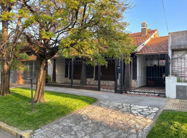 Casa · 181m² · 5 Ambientes · 1 Cochera