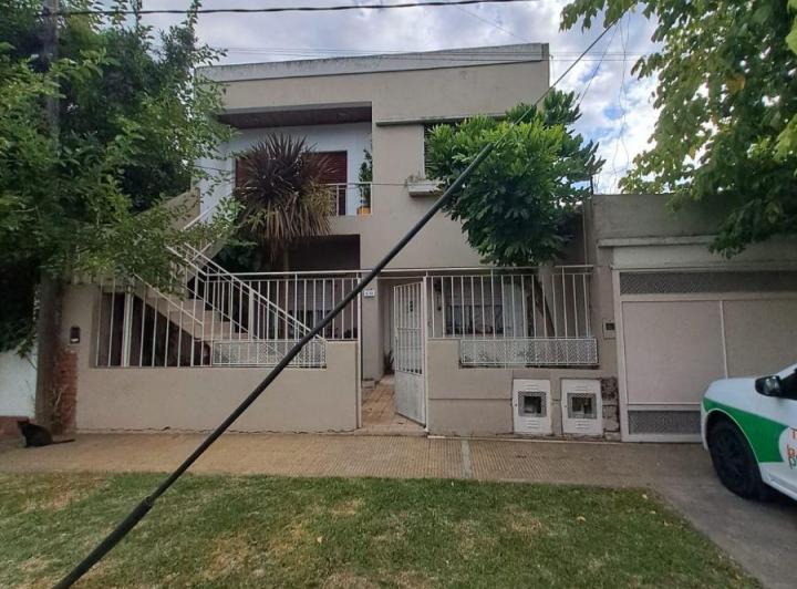 Casa · 150m² · 4 Ambientes · 3 Cocheras