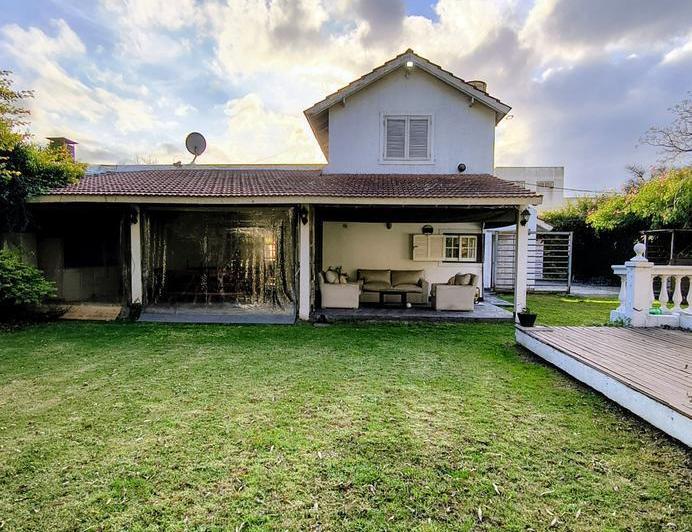 Casa · 573m² · 5 Ambientes · 2 Cocheras