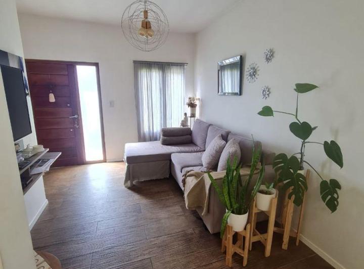 Casa · 90m² · 4 Ambientes · 3 Cocheras