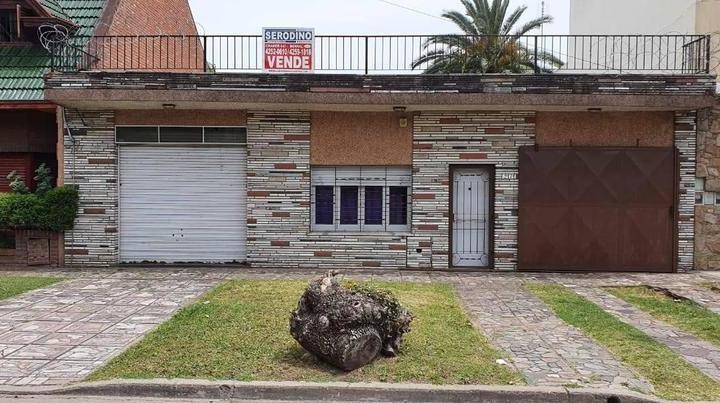 Casa · 140m² · 5 Ambientes · 3 Cocheras
