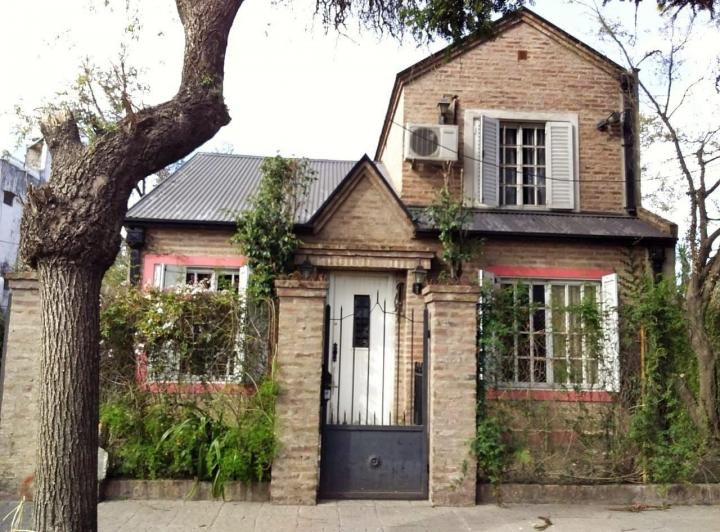 Casa · 100m² · 4 Ambientes · 1 Cochera