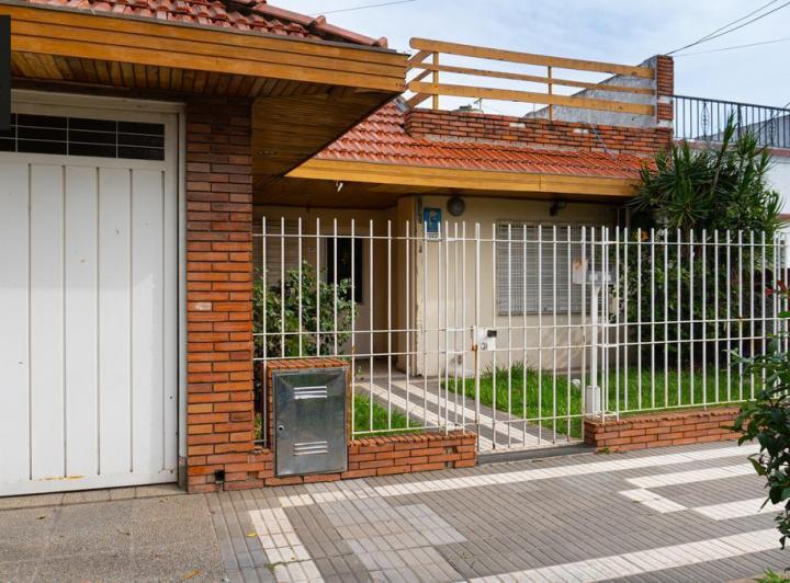 Casa · 120m² · 3 Ambientes · 3 Cocheras