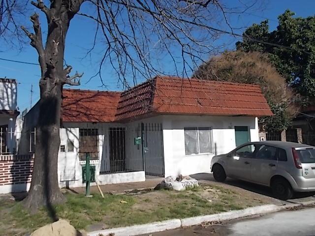 Casa · 200m² · 4 Ambientes · 1 Cochera