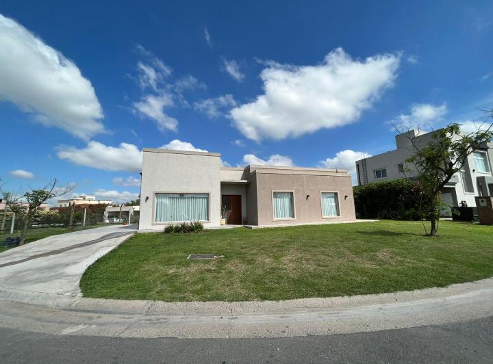 Casa · 605m² · 4 Ambientes