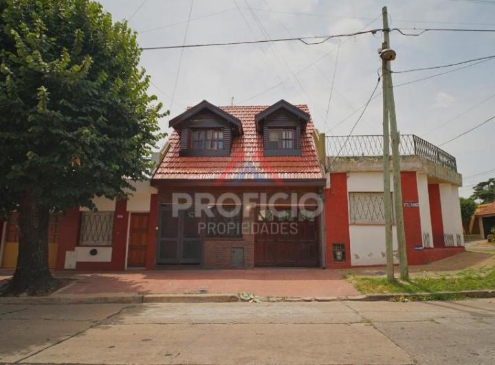 Casa · 127m² · 4 Ambientes · 1 Cochera