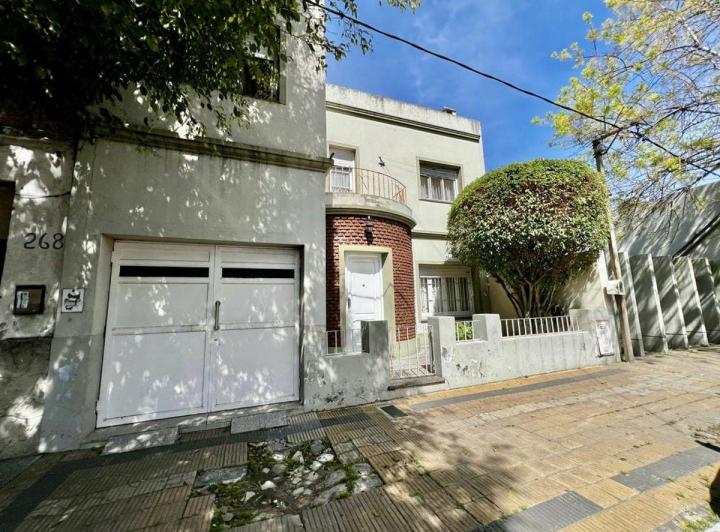 Casa · 145m² · 5 Ambientes · 1 Cochera