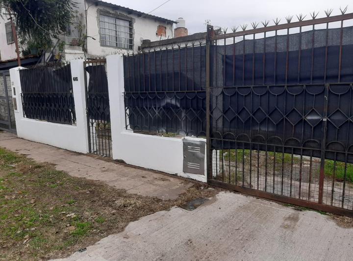 Casa · 50m² · 4 Ambientes · 5 Cocheras