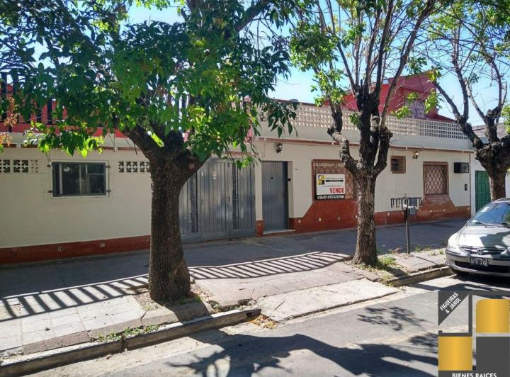 Casa · 107m² · 3 Ambientes · 1 Cochera