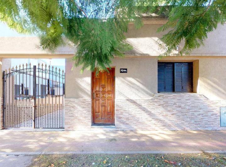 Casa · 100m² · 5 Ambientes · 2 Cocheras