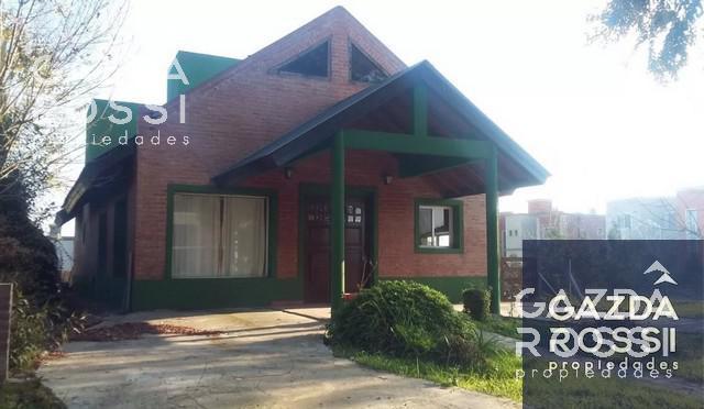 Casa · 160m² · 3 Ambientes · 1 Cochera