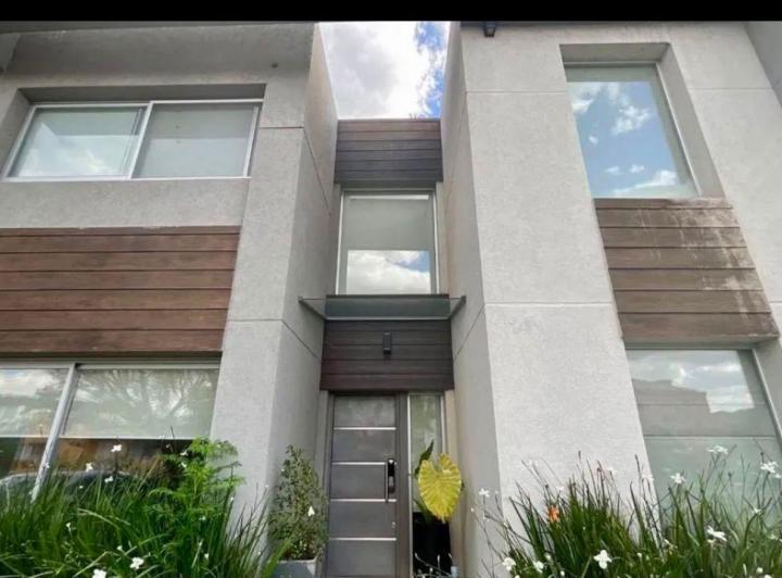 Casa · 205m² · 1 Ambiente · 1 Cochera