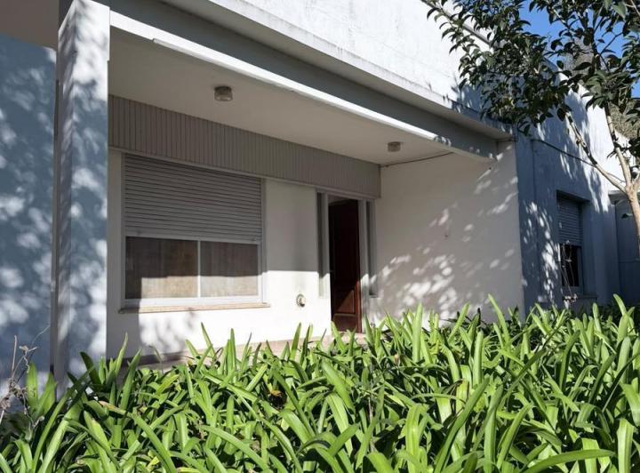 Casa · 291m² · 7 Ambientes · 4 Cocheras
