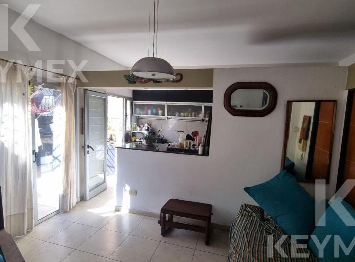 Casa · 230m² · 6 Ambientes · 2 Cocheras