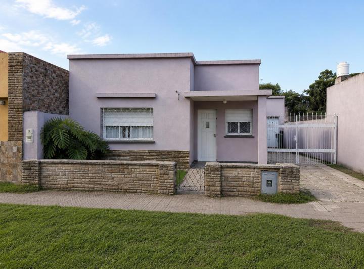 Casa · 92m² · 3 Ambientes · 2 Cocheras