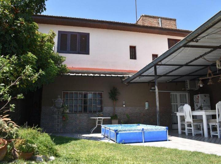 Casa · 125m² · 4 Ambientes · 2 Cocheras