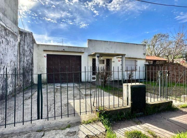 Casa · 70m² · 4 Ambientes · 1 Cochera