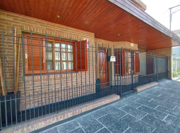 Casa · 150m² · 4 Ambientes · 1 Cochera