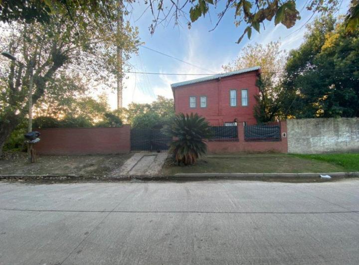 Casa · 190m² · 7 Ambientes · 1 Cochera