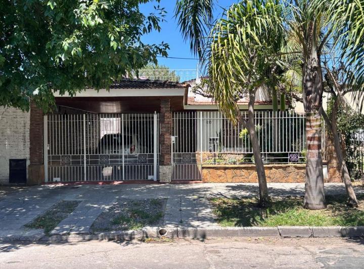 Casa · 207m² · 4 Ambientes · 1 Cochera