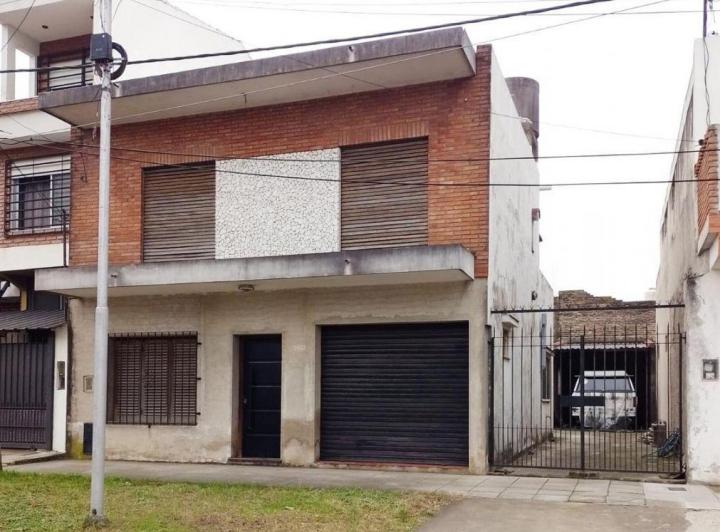 Casa · 165m² · 3 Ambientes · 1 Cochera
