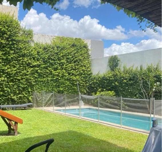 Casa · 180m² · 5 Ambientes · 2 Cocheras