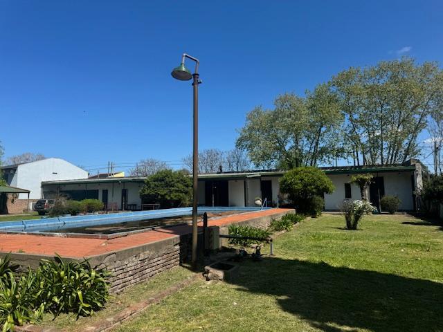 Casa · 200m² · 5 Ambientes · 1 Cochera