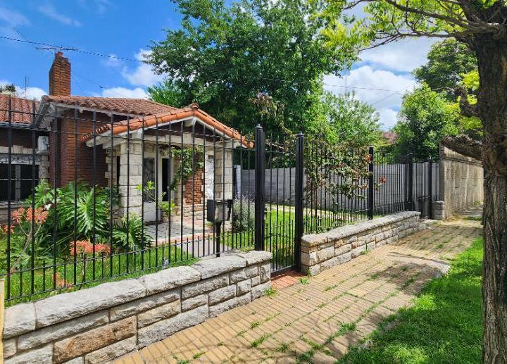 Casa · 128m² · 3 Ambientes · 1 Cochera
