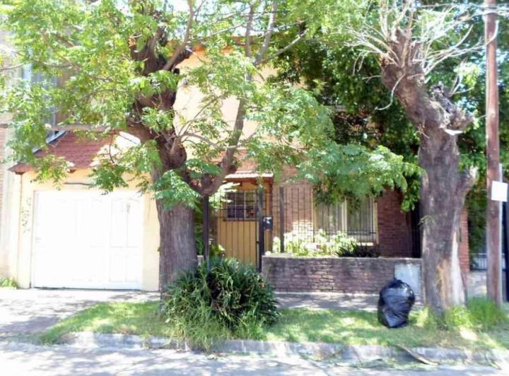 Casa · 200m² · 5 Ambientes