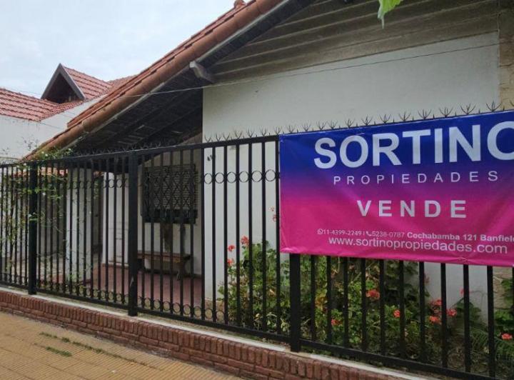 Casa · 141m² · 5 Ambientes · 1 Cochera