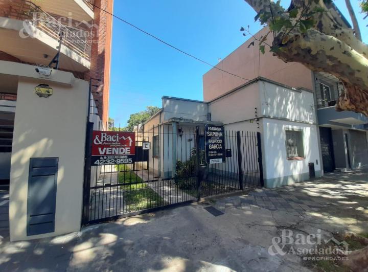 Casa · 97m² · 5 Ambientes · 4 Cocheras