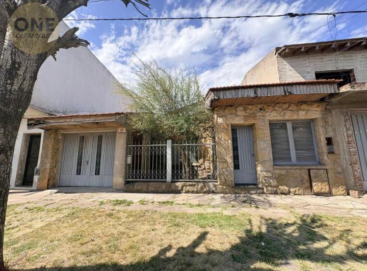 Casa · 220m² · 4 Ambientes · 1 Cochera