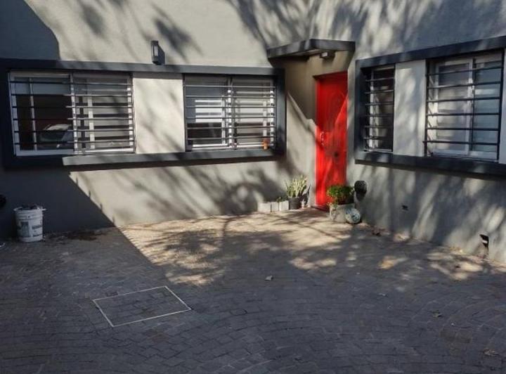 Casa · 120m² · 4 Ambientes · 2 Cocheras