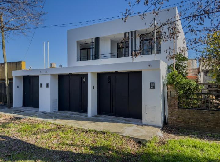 Casa · 90m² · 4 Ambientes · 1 Cochera