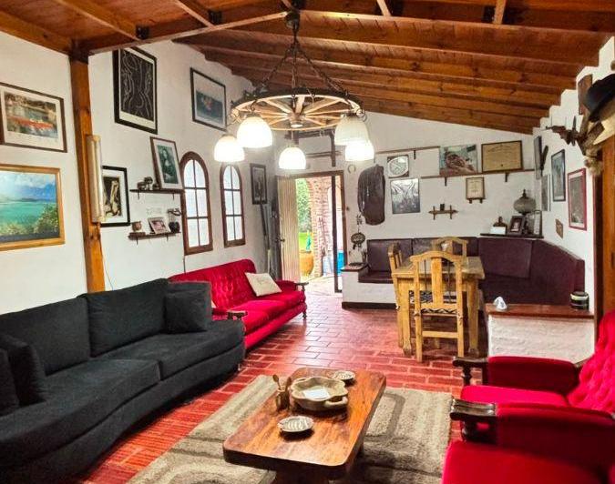Casa · 120m² · 4 Ambientes · 3 Cocheras