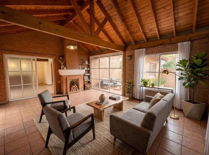 Casa · 147m² · 4 Ambientes · 2 Cocheras