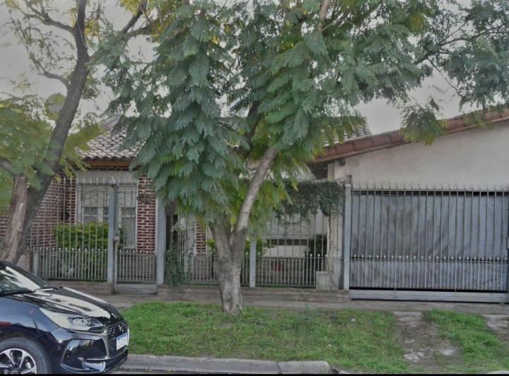 Casa · 90m² · 4 Ambientes · 1 Cochera